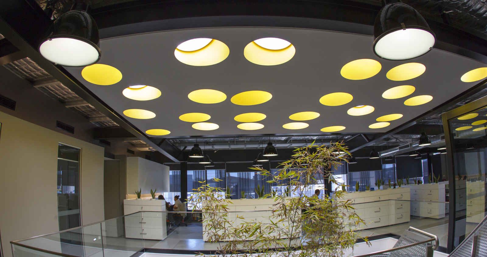 con Solatube®: fabbriche, uffici, luoghi pubblici 