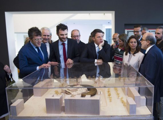 Matteo Renzi visita museo Pecci di Prato prima dell inaugurazione